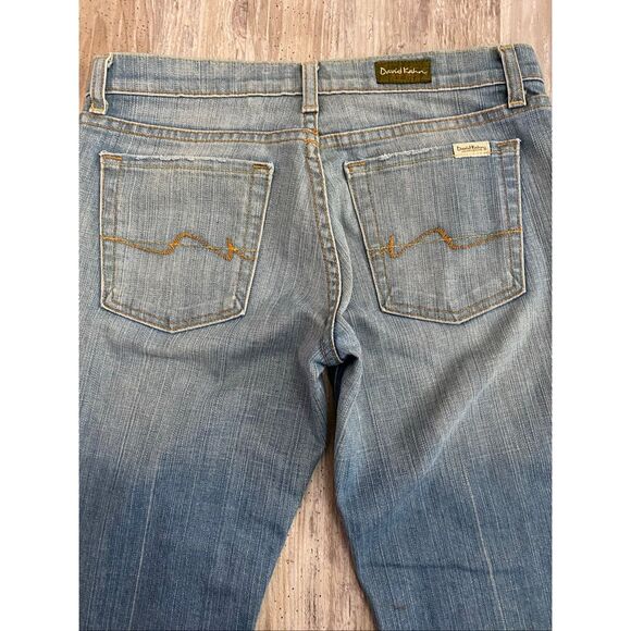 David Kahn Mid Rise Flared Jeans Light Wash Women’s Sz 28 - Picture 5 of 6